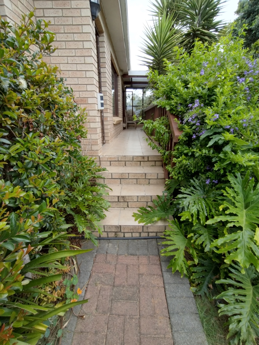 4 Bedroom Property for Sale in Noorsekloof Eastern Cape